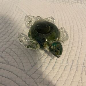 Blown glass turtle figurine/paperweight